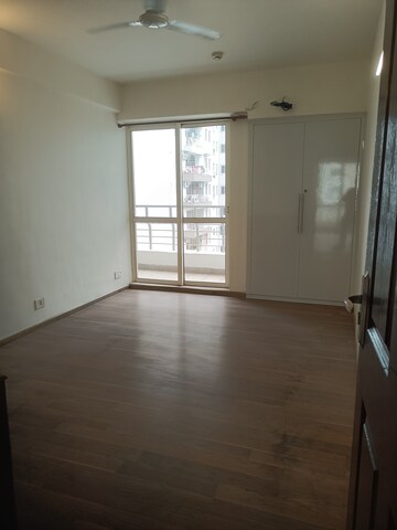 Room in 4 BHK Apartment at Lotus Panache, Sector 110 – for Rent
