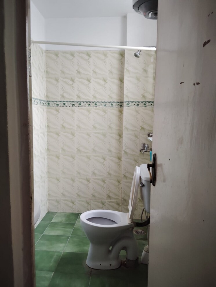 Bathroom, maple-heights 3 Bedroom 1345 Sq.Ft. Apartment In Sector 43 Gurgaon 8811764