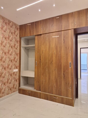 Furnished Amenities in 3 BHK Builder Floor at Pir Machalla – for Sale