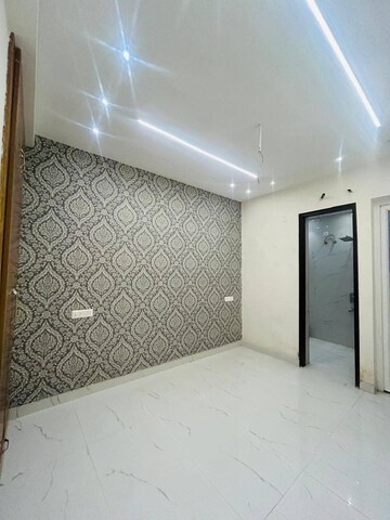Room in 3 BHK Builder Floor at Pir Machalla – for Sale