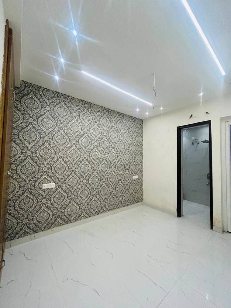 Room, pir machalla 3 Bedroom 1300 Sq.Ft. Builder Floor In Pir Machalla Zirakpur 8811768