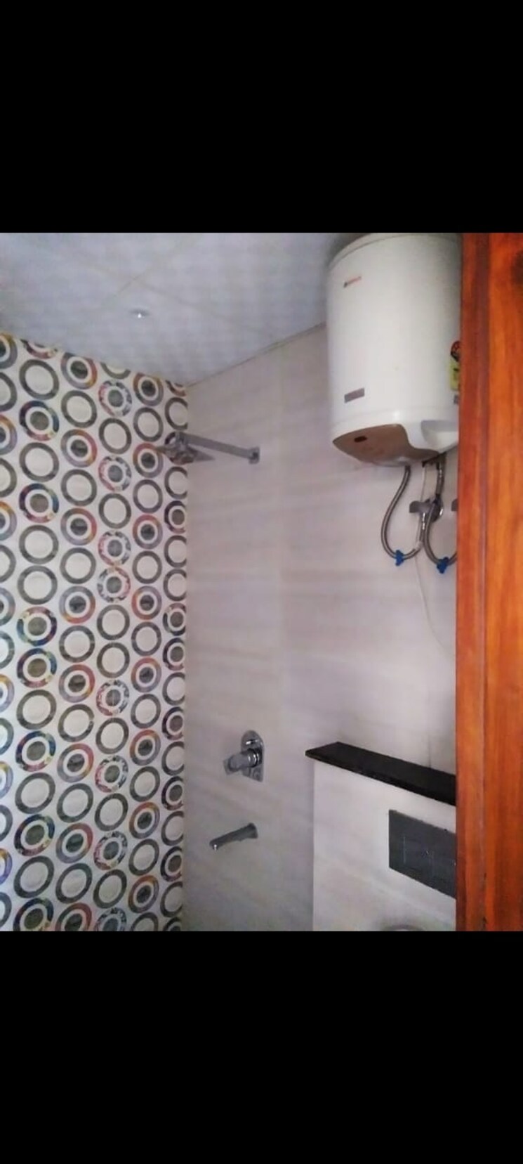 Bathroom, queens-plaza 2 Bedroom 1250 Sq.Ft. Builder Floor In Sector 43 Gurgaon 8811782