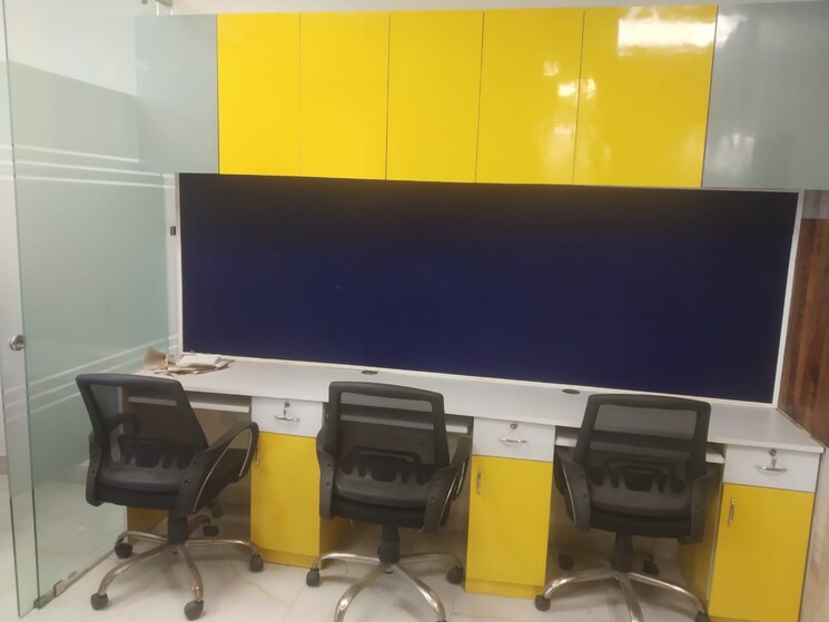Team Area, wave-one Commercial Office Space 1092 Sq.Ft. In Sector 18 Noida 8811792