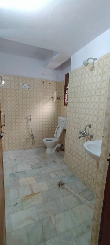 Bathroom in 2 BHK Apartment at Kadamkuan – for Rent