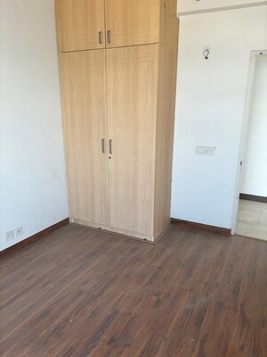 Room in 2 BHK Apartment at BPTP The Resort, Sector 75 – for Sale