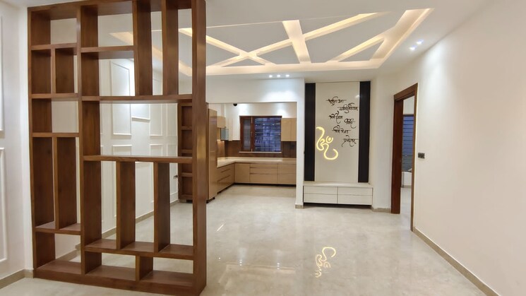 Room, sector 82 3 Bedroom 250 Sq.Yd. Builder Floor In Sector 82 Faridabad 8811797