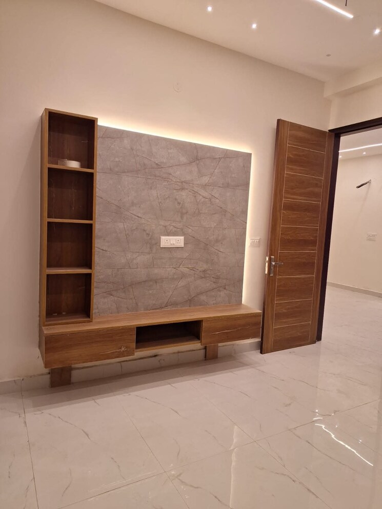 Room, pir machalla 3 Bedroom 1300 Sq.Ft. Builder Floor In Pir Machalla Zirakpur 8811800