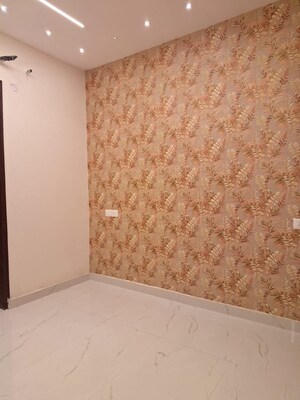 Room in 3 BHK Builder Floor at Pir Machalla – for Sale