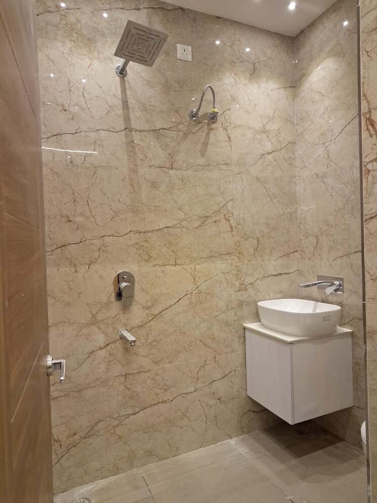 Bathroom, pir machalla 3 Bedroom 1300 Sq.Ft. Builder Floor In Pir Machalla Zirakpur 8811800