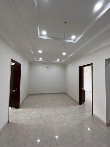 Room in 6 BHK Independent House at Aerocity – for Sale