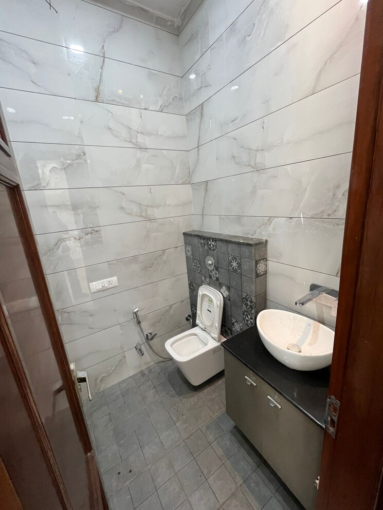 Bathroom, aerocity 6 Bedroom 4500 Sq.Ft. Independent House In Aerocity Mohali 8811830