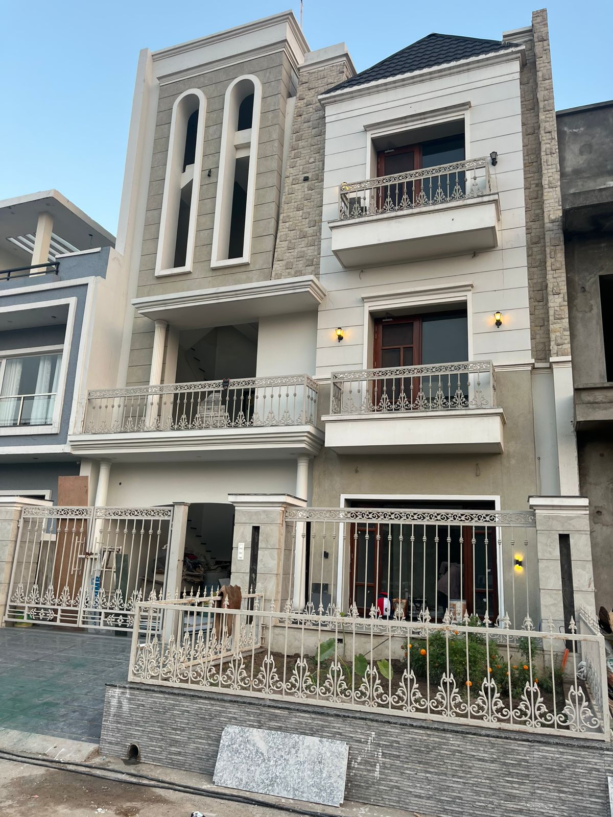 6 BHK + Extra Room Independent House For Sale in Aerocity 