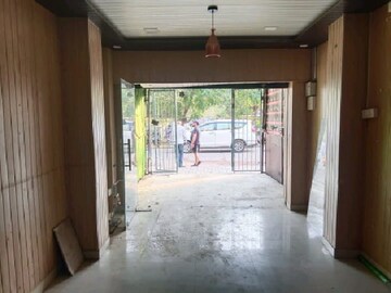  Shop For Rent in Aliganj