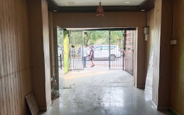 Shop For Rent in Aliganj
