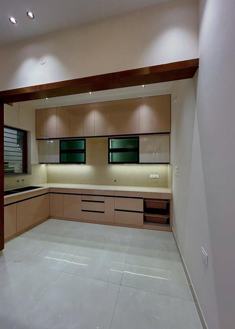 Kitchen, sector 33 4 Bedroom 4410 Sq.Ft. Builder Floor In Sector 33 Faridabad 8811840