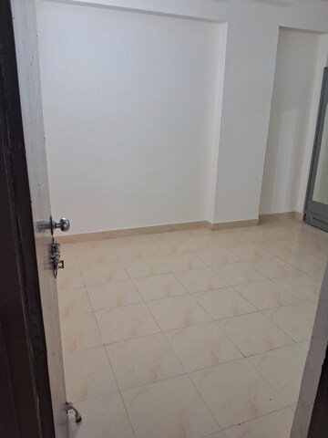 Room in 2 BHK Apartment at Signature The Millennia 2, Sector 37d – for Rent