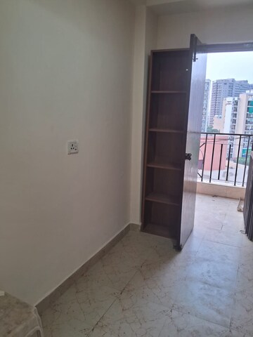 Room in 2 BHK Apartment at Signature The Millennia 2, Sector 37d – for Rent