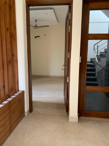 Room in 3 BHK Apartment at Sector 85 – for Rent