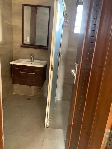 Furnished Amenities in 3 BHK Apartment at Sector 85 – for Rent