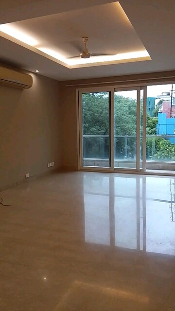 Room in 4 BHK Builder Floor at Vasant Vihar – for Rent