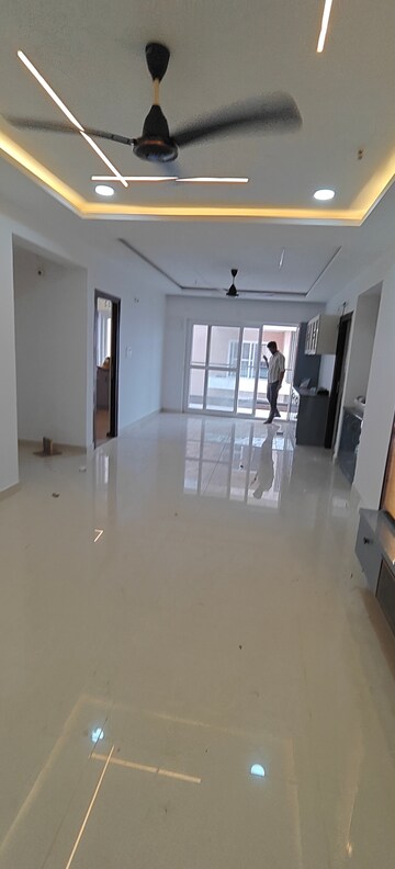 Room in 3 BHK Apartment at RNP 1, Kondapur – for Rent
