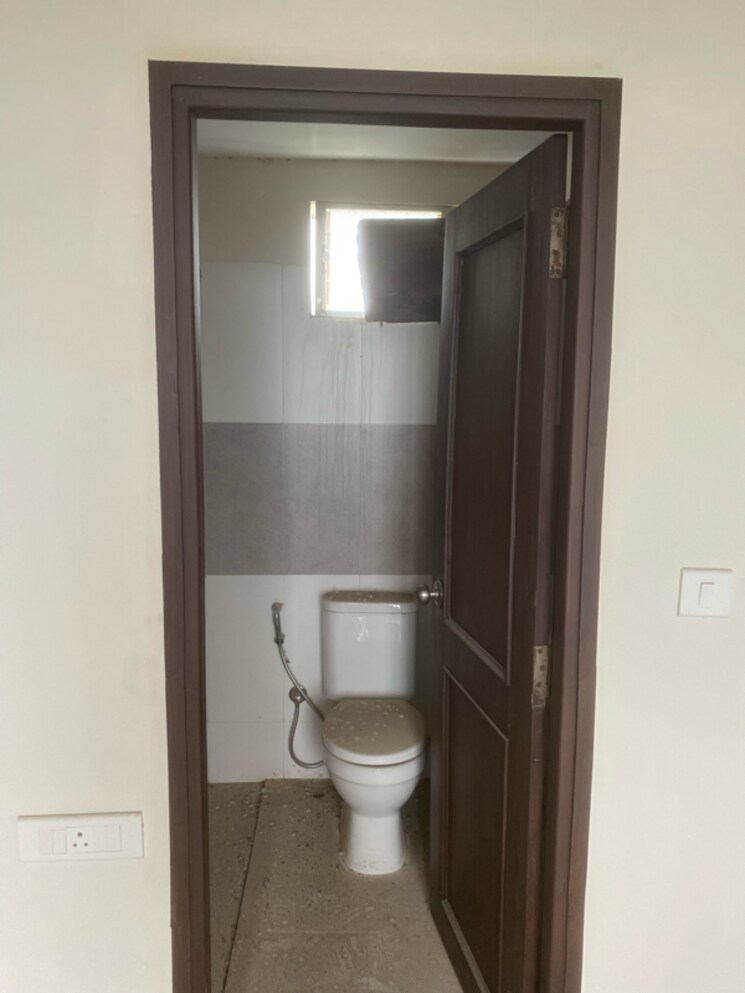 Attached Bathroom, nipania 3 Bedroom 1823 Sq.Ft. Apartment In Nipania Indore 8811964