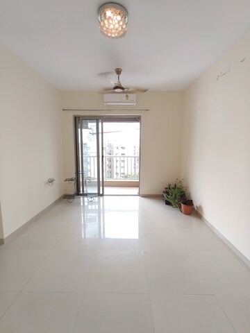 Room in 1.5 BHK Apartment at Lodha Casa Rio, Dombivli East – for Rent