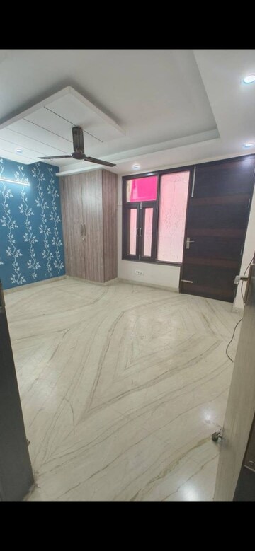 Bedroom in 2 BHK Builder Floor at Govindpuri – for Rent