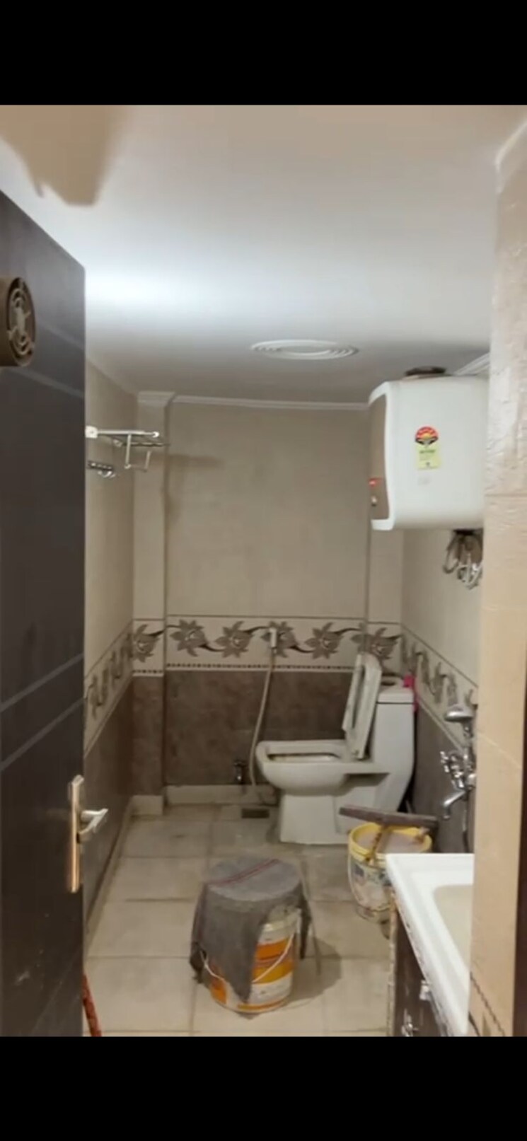 Bathroom, govindpuri 2 Bedroom 750 Sq.Ft. Builder Floor In Govindpuri Delhi 8811966