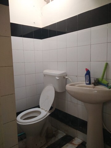 Bathroom in 1 BHK Apartment at Kalkere – for Rent