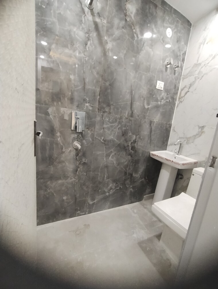 Bathroom, nawada 2 Bedroom 550 Sq.Ft. Builder Floor In Nawada Delhi 8812022