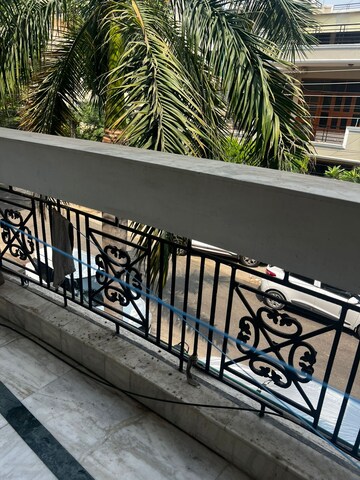 Balcony in 2 BHK Builder Floor at Sector 40 – for Rent