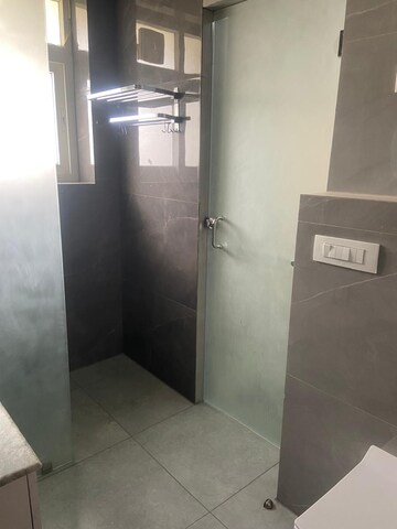 Room in 4 BHK Apartment at Parsvnath Srishti, Sector 93 – for Sale