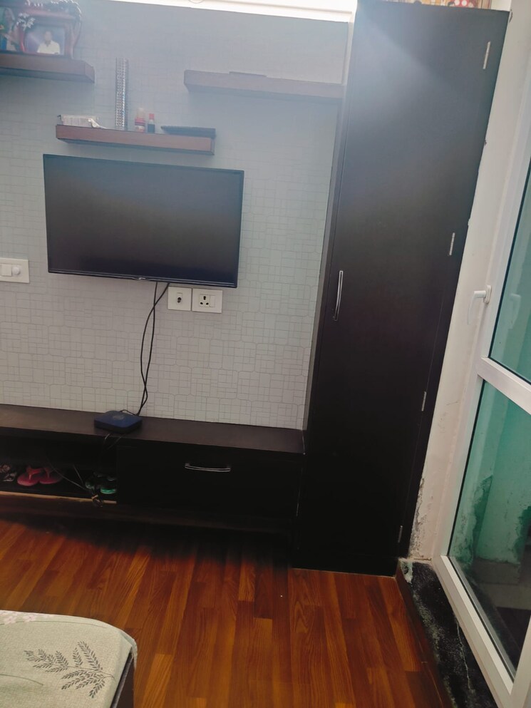 Room, sector 77 3 Bedroom 180 Sq.Yd. Builder Floor In Sector 77 Faridabad 8812021