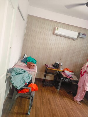 Room in 3 BHK Builder Floor at Sector 77 – for Sale