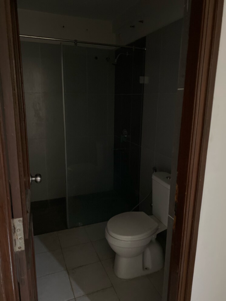 Bathroom, nipania 4 Bedroom 2275 Sq.Ft. Apartment In Nipania Indore 8812092