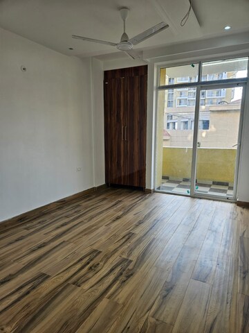 Room in 3 BHK Apartment at White Lily Residency, Sonipat Road – for Rent