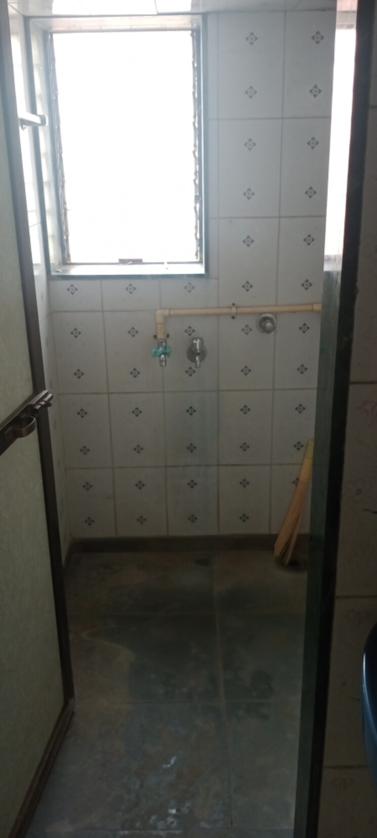 Bathroom, sai-anand-chs 1 Bedroom 550 Sq.Ft. Apartment In Andheri East Mumbai 8812126