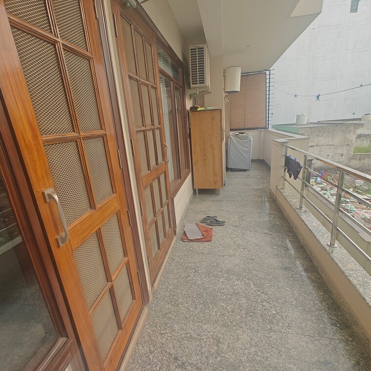 Balcony, dlf-alameda 3 Bedroom 1850 Sq.Ft. Builder Floor In Sector 73 Gurgaon 8812159