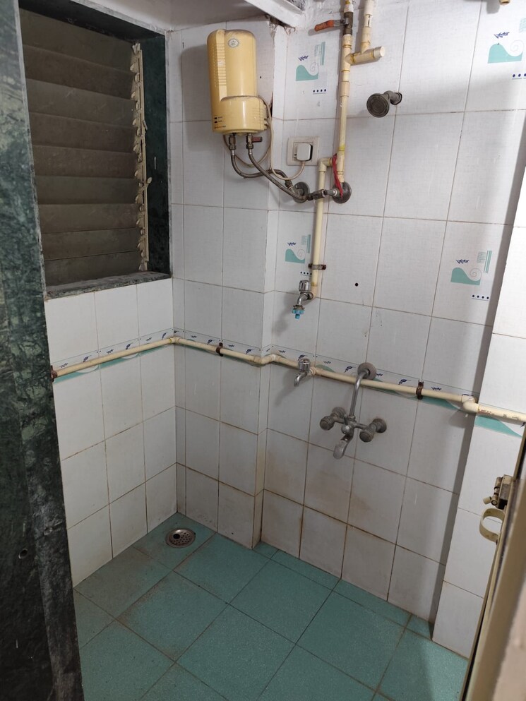 Bathroom, shree-sai-ganesh-krupa-chs 1 Bedroom 400 Sq.Ft. Apartment In Midc Mumbai 8812137
