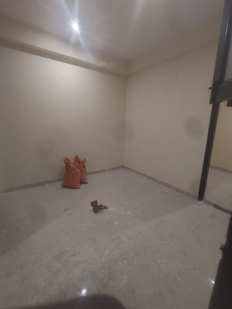 Room, new ashok nagar 2 Bedroom 650 Sq.Ft. Builder Floor In New Ashok Nagar Delhi 8812192