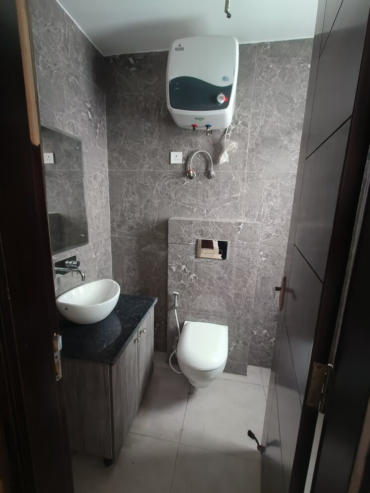 Bathroom, sector 55 4 Bedroom 3700 Sq.Ft. Builder Floor In Sector 55 Gurgaon 8812189