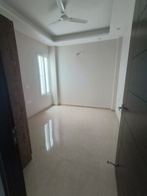 Room in 4 BHK Builder Floor at Sector 55 – for Sale