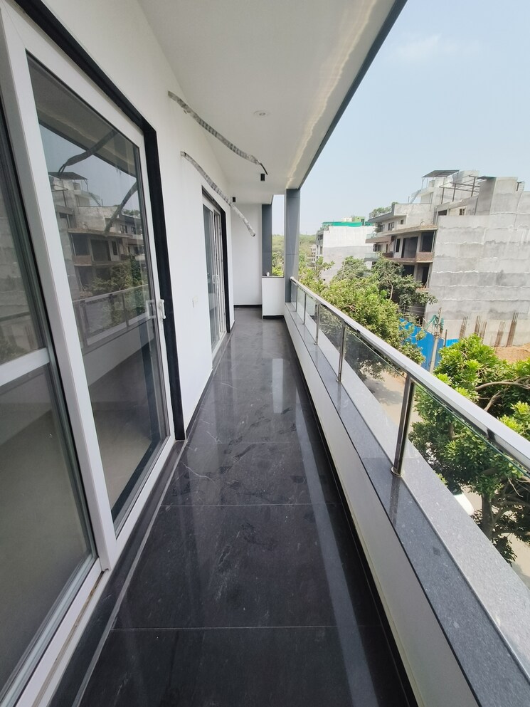 Balcony, sector 55 4 Bedroom 3700 Sq.Ft. Builder Floor In Sector 55 Gurgaon 8812189