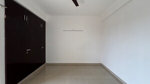 Room in 3 BHK Apartment at Paramount Floraville, Sector 137 – for Sale