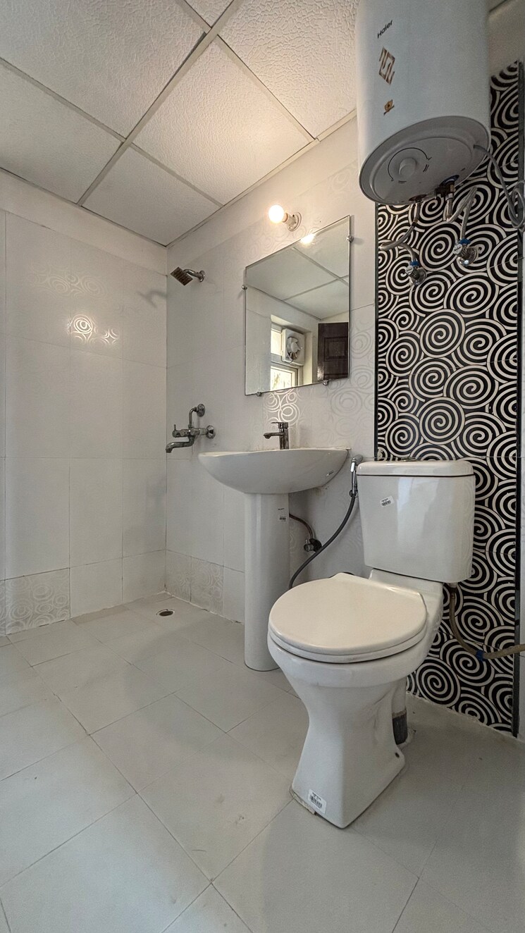 Bathroom, paramount-floraville 3 Bedroom 1360 Sq.Ft. Apartment In Sector 137 Noida 8812235