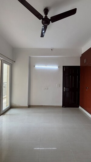 Room in 3 BHK Apartment at Paramount Floraville, Sector 137 – for Sale