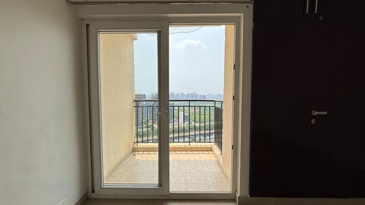 Room, paramount-floraville 3 Bedroom 1360 Sq.Ft. Apartment In Sector 137 Noida 8812235