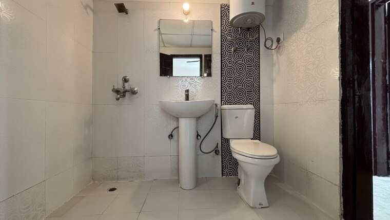 Bathroom, paramount-floraville 3 Bedroom 1360 Sq.Ft. Apartment In Sector 137 Noida 8812235