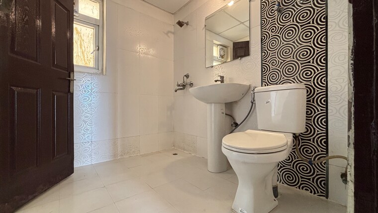 Bathroom, paramount-floraville 3 Bedroom 1360 Sq.Ft. Apartment In Sector 137 Noida 8812235